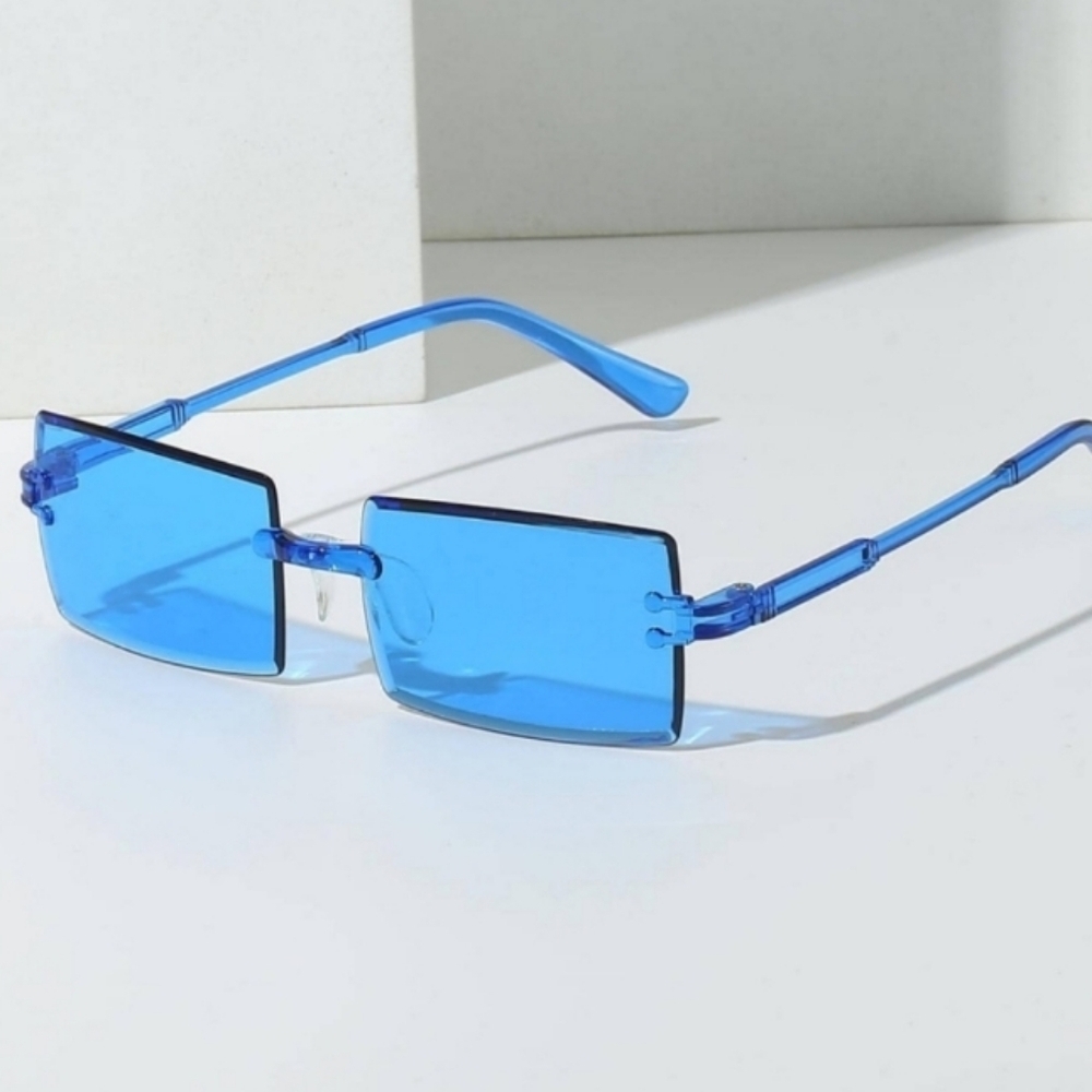 Stylish Blue Rectangular Sunglasses NWT - image 4